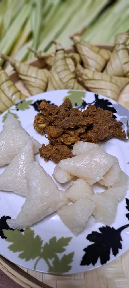 KETUPAT UTARA ISTIMEWA RAYA